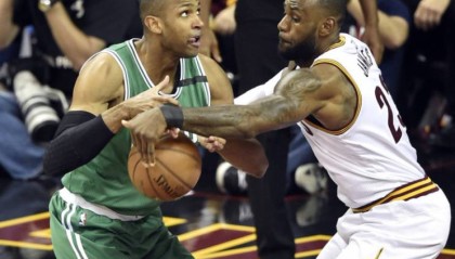  欧文单节二十一分率独行侠逆转活塞延续客场强势