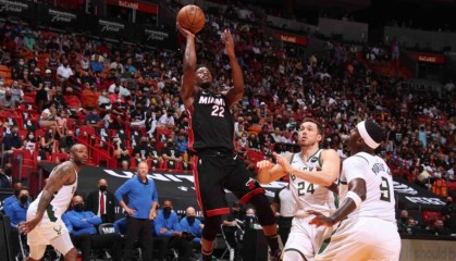  阿德巴约两双热火复仇雄鹿  