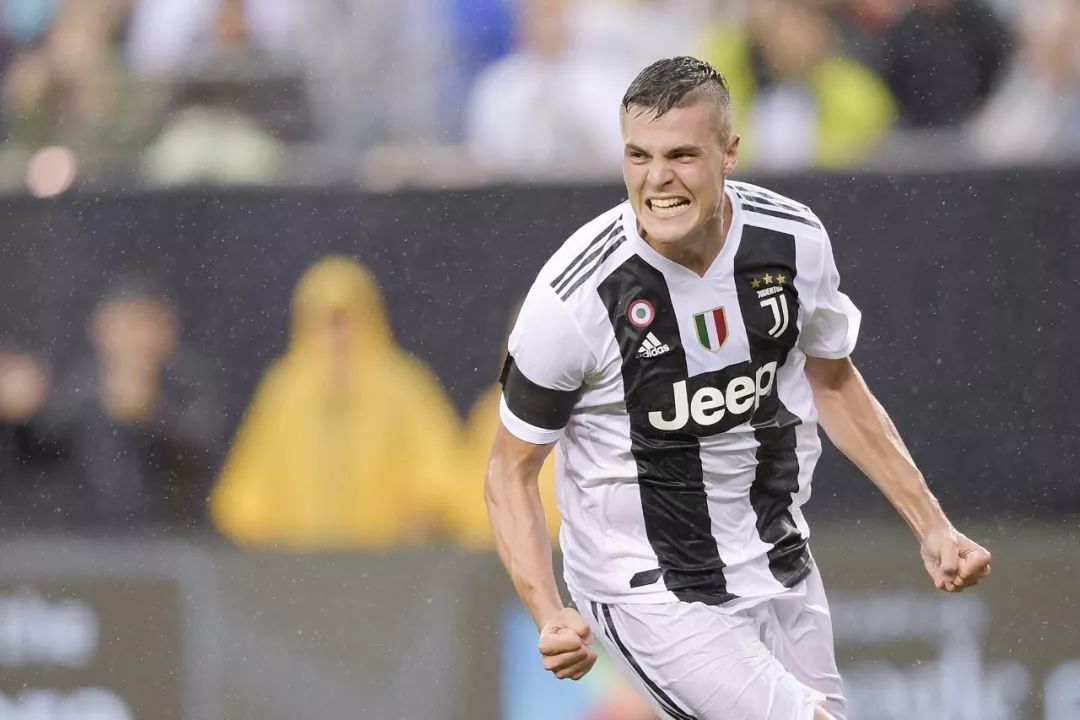  拜仁青训小将梅开二度助球队大胜波鸿  